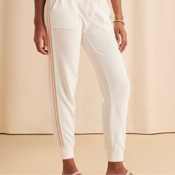 Faherty New with Tags Molly Jogger & Crew Neck - Picture 8 of 10